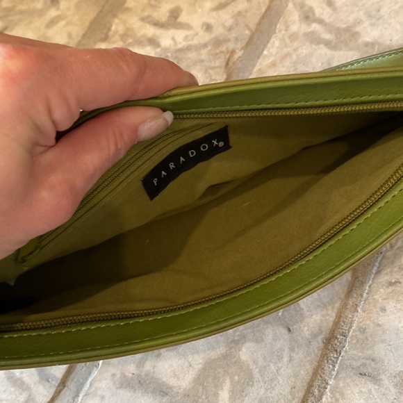 Convertible shoulder bag to clutch purse - Picture 5 of 6